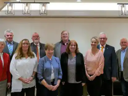 Auf in einen neuen Lebensabschnitt: Die Gemeinde Wardenburg hat Ratsmitglieder verabschiedet, die in der kommenden Wahlperiode nicht mehr mit dabei sind.