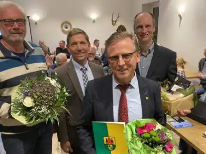 Feierlich verabschiedet wurde Christoph Hartz (vorne) von Thomas Koch, Dieter Kohlmann und Carsten Osterloh.