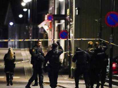 Bei einer Gewalttat in Kongsberg südwestlich von Oslo hat es am Mittwoch mehrere Tote und Verletzte gegeben.