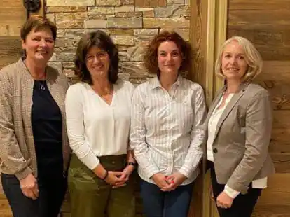 Scheidende und neue Vorstandsmitglieder (von links): Liesel Oltmann, Sonja Henking, Annika Thien, Diana Kreye