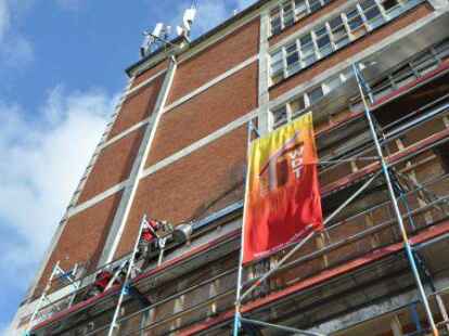 Der &Uuml;ltje-Turm wird auf die kalte und nasse Jahreszeit vorbereitet.