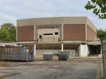 Das Neue Theater in Emden soll zum Festspielhaus am Wall umgebaut werden. Doch mit der Fertigstellung ist jetzt wohl erst im Herbst 2022 zu rechnen.