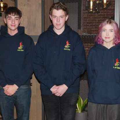 Wurden in die Einsatzabteilung &uuml;bernommen: (von links) Johs Aden, Karim Abaied, Jonas Vo&szlig;, Laura Richter und Tomke Burmann.