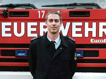 Jens Aalderks wurde zum Ersten Hauptfeuerwehrmann bef&ouml;rdert.