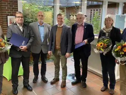 Nahmen zum Teil Abschied vom Hatter Rat: Michael Stegmann, Thomas Schulze, Uwe Hollmann, Christian Pundt, Axel Brammer, Heike Burghardt und Wilfried Witte (von links)