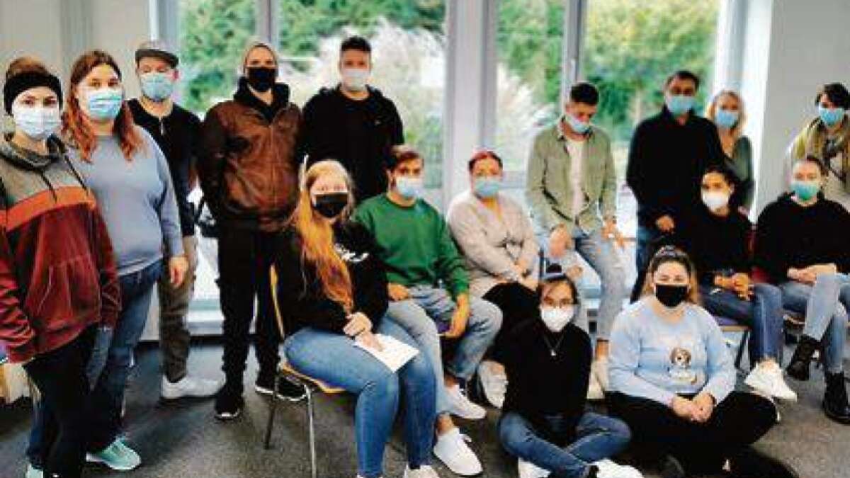 Preis für innovative Ausbildung der NWZ Pflege Azubis aus Oldenburg drehen Erklärvideo