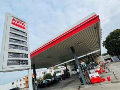 Die Avia-Tankstelle an der Bremer Heerstra&szlig;e am Montag