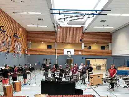 In der Sporthalle: 2019 fand das &bdquo;Open House&ldquo; der Showband in der Mehrzweckhalle Feldbreite statt.