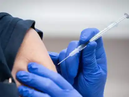 Zwei mobile Impfteams sorgen neben den praktischen &Auml;rzten daf&uuml;r, dass es im Landkreis Oldenburg mit der Impfkampagne weitergeht.