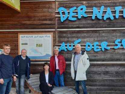 In Zwiesel trafen sich (von links) 3. B&uuml;rgermeister Jens Schl&uuml;ter, Fachbereichsleiter Uwe Schubert, 2. B&uuml;rgermeisterin Elisabeth Pfeffer, Michael Kurz und Uwe Seyberth.