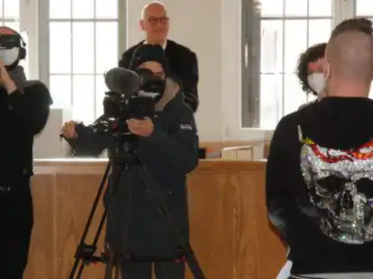 Mit gro&szlig;em Medienrummel begann im M&auml;rz die Berufungsverhandlung gegen den Falschgoldh&auml;ndler aus Schortens.