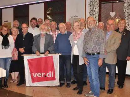Die Ehrung der Mitglieder durch den Vorstand vom Verdi-Ortsverein Wesermarsch und Verdi-Mitarbeiterin Ellen Th&uuml;mler erfolgte in der Gastst&auml;tte &bdquo;kiek mol rin&ldquo;.