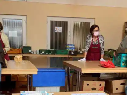 Die Warenausgabe findet immer freitags statt. Seit der Pandemie im Foyer der Ev. Freien Gemeinde.