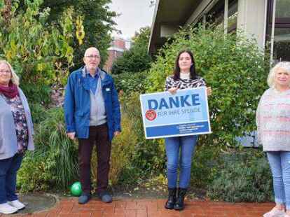 Unterst&uuml;tzung f&uuml;r das Kinder- und Jugendhospiz: Nicole Lohm&uuml;ller (von links), Bernd Howanietz, Lisa Garling und Sonja Sch&ouml;n bei der Spenden&uuml;bergabe.