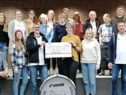 F&uuml;r den guten Zweck gespielt haben die Musiker aus H&ouml;ltinghausen.