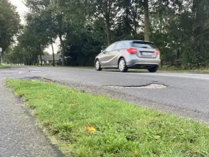 Die Baumwegstra&szlig;e in Halen soll zwischen Depotweg bis zur B213 saniert werden.