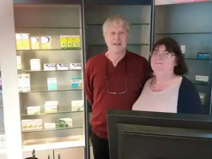 Apotheke Horumersiel F&uuml;r Apotheker Hubert Fehr und seine Mitarbeiterin Verena Faber ist am Sonnabend der letzte Arbeitstag in der Jade-Apotheke in der Goldstra&szlig;e.