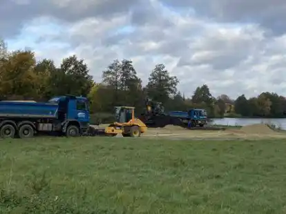Die Bauarbeiten f&uuml;r ein Ausflugslokal am Cloppenburger Surfsee haben jetzt begonnen.