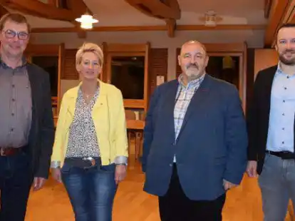 Wurden auf der konstituierenden Ratssitzung im Saterland gew&auml;hlt: die stellvertretenden B&uuml;rgermeister Rainer Fugel, Monika Knelangen und Thomas Giehl sowie der neue Ratsvorsitzende Jens Immer.