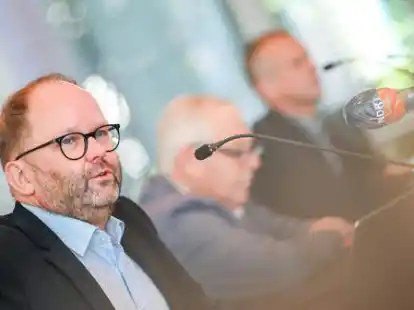 Johann Wimberg, Landrat des Kreises Cloppenburg, mahnt zur Corona-Impfung.