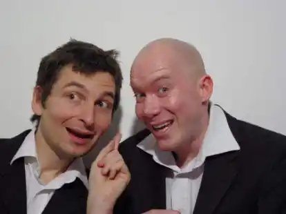 Tragen in Wardenburg &bdquo;Literatierisches&ldquo; vor: die Schauspieler und Kabarettisten J&uuml;rgen Wegscheider (links) und Markus Maria Winkler.