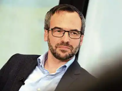 Setzt sich f&uuml;r Auffrischungsimpfungen ein: Prof. Dr. Axel Hamprecht leitet das Universit&auml;tsinstitut f&uuml;r medizinische Mikrobiologie und Virologie am Klinikum Oldenburg.