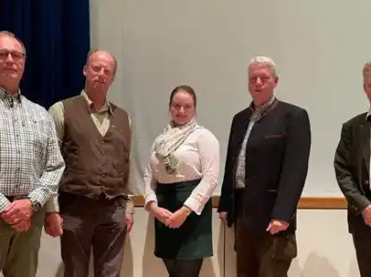 Die Mitglieder der Kreisj&auml;gerschaft Wesermarsch haben gew&auml;hlt: Andreas Schindler, J&ouml;rg Kuck, Viktoria von Senden, Ingo Bischoff und Stefan Leihsa.