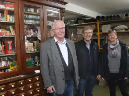 Der Vorstand des F&ouml;rdervereins (von links): 2. Vorsitzender Hans-Hermann Stru&szlig;, Gesch&auml;ftsf&uuml;hrer Rolf Kloppenburg und Vorsitzende Susanne Schiller