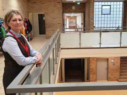 Elena Lietzmann, Rektorin der Sankt-Peter-Schule in Wildeshausen, nach dem Umzug in das Schulgeb&auml;ude an der Heemstra&szlig;e.