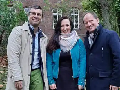 Musizieren in der St. Bonifatius-Kirche in Varel: (von links) Christoph Rabbels (Solo-Bratscher), Melanie Lang (Mezzosopranistin) und Thomas Honickel (Klavier).
