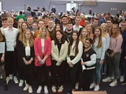 Zahlreiche Sch&uuml;ler freuten sich &uuml;ber Preise.