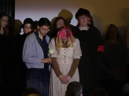 Erinnerung an den Widerstand:  Im Mittelpunkt der szenischen Darstellung das Leben und Wirken von Sophie und Hans Scholl.