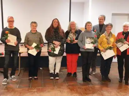Die Geehrten und Ausgezeichneten des Turnkreises Friesland-Wilhelmshaven mit der 1. Vorsitzenden Doris Beyer (links).