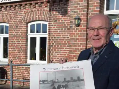 Ewald Hennek hat aus rund 3000 Fotos die Sch&ouml;nsten f&uuml;r den Kalender &bdquo;Wiesmoor historisch &ndash; 2022&ldquo; ausgesucht.