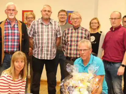 Im Bild von links:  vorne hocken Inge und Dirk Hauerken, in der  Mitte Rudi Schulenberg, Holger Klaassen, Reinhard Krause und Olaf Ahting sowie hinten Kurt Ellinghausen, Irene Tenzer, Benjamin Luca, Anke Siemens, Olaf H&uuml;lsmann.