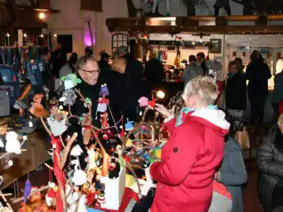 Gut besucht war bis 2019 stets die Adventsausstellung in der Scheune bei W&uuml;lfers in Gro&szlig; Ippener. Jetzt findet der Basar wieder statt.
