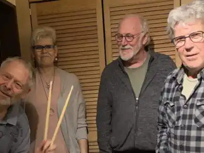 Detlef Extra, Monika Zurheiden, Erwin M&ouml;ckel und Rainer Fellensiek sind Funplugged.