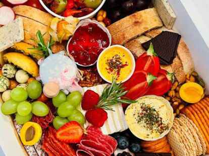 Alles drin, was lecker ist: eine L-Box zum Picknicken.