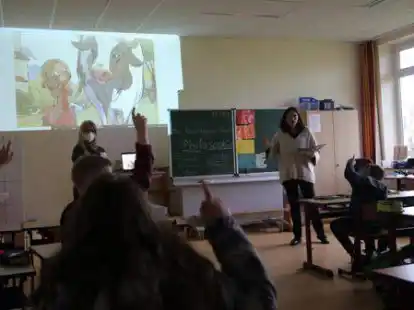 &bdquo;Wie riecht es bei K&uuml;hen?&ldquo; Erst m&uuml;ssen die kleinen Fragen beantwortet werden, bevor es ans Philosophieren geht.