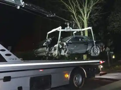 Das Auto hat einen wirtschaftlichen Totalschaden.