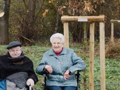 Eine Stieleiche zur Eisernen Hochzeit wurde f&uuml;r Ewald und Ida M&ouml;hlmann gepflanzt.