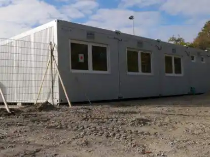 Diese in Rodenkirchen nicht mehr ben&ouml;tigten Kindergarten-Container m&ouml;chte die Stadt Nordenham &uuml;bernehmen.