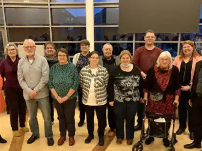 Setzen sich gemeinsam f&uuml;r Menschen mit Behinderung ein: (von links) Brigitte von H&auml;fen, Doris Hoth, Gerd Schr&ouml;der, Franz-Josef Norrenbrock, Iris L&ouml;per, Christine Hammann, Nicole Kaiser, Bernd Stallmann, Sandra Heiden, Guido R&ouml;ding, Angelika Ratz-Kleinalstede, Sabine Moorbrink, B&uuml;rgermeister Neidhard Varnhorn