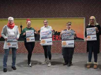 Sie planen die Messe (von links): Bernd Ebbing, Ina Ortmann, Imke Haake, Feenja Stramann und Christine Kowski. Die Mund-Nasen-Masken wurden nur für das Foto abgesetzt.