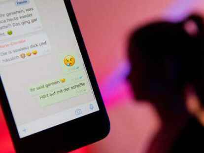 Beleidigungen auf dem Smartphone muss man sich nicht gefallen lassen, auch Kinder und Jugendliche nicht.