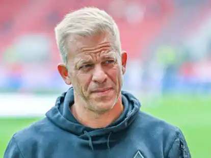 Markus Anfang ist als Trainer von Werder Bremen zur&uuml;ckgetreten. Damit reagierte der 47-J&auml;hrige am Samstag wenige Stunden vor dem Heimspiel gegen den FC Schalke 04 auf staatsanwaltschaftliche Ermittlungen.