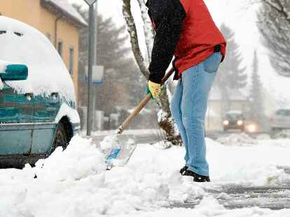 Auf einer Breite von mindestens einem Meter m&uuml;ssen Geh- und Radwege von Schnee freigehalten werden.