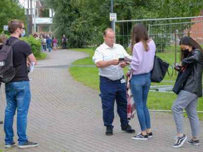 So l&auml;uft es seit September: Wer auf den Campus der Hochschule Emden/Leer will, wird gem&auml;&szlig; der 3G-Regel kontrolliert.