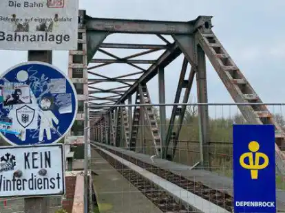 Hier f&auml;hrt seit sechs Jahren kein Zug mehr: Die alte Friesenbr&uuml;cke ist nach einem Unfall so schwer besch&auml;digt, dass sie abgerissen werden muss.
