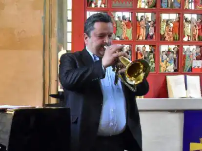 Der Bl&auml;serkreis unter Leitung von Alexander Potiyenko (Bild) gestaltet den ersten musikalischen Abendgottesdienst in der St. Elisabeth-Kirche in der Advenstzeit.